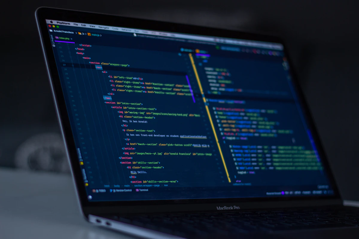 Dane strukturalne Schema.org i JSON-LD w edytorze kodu — fundament widoczności w AI